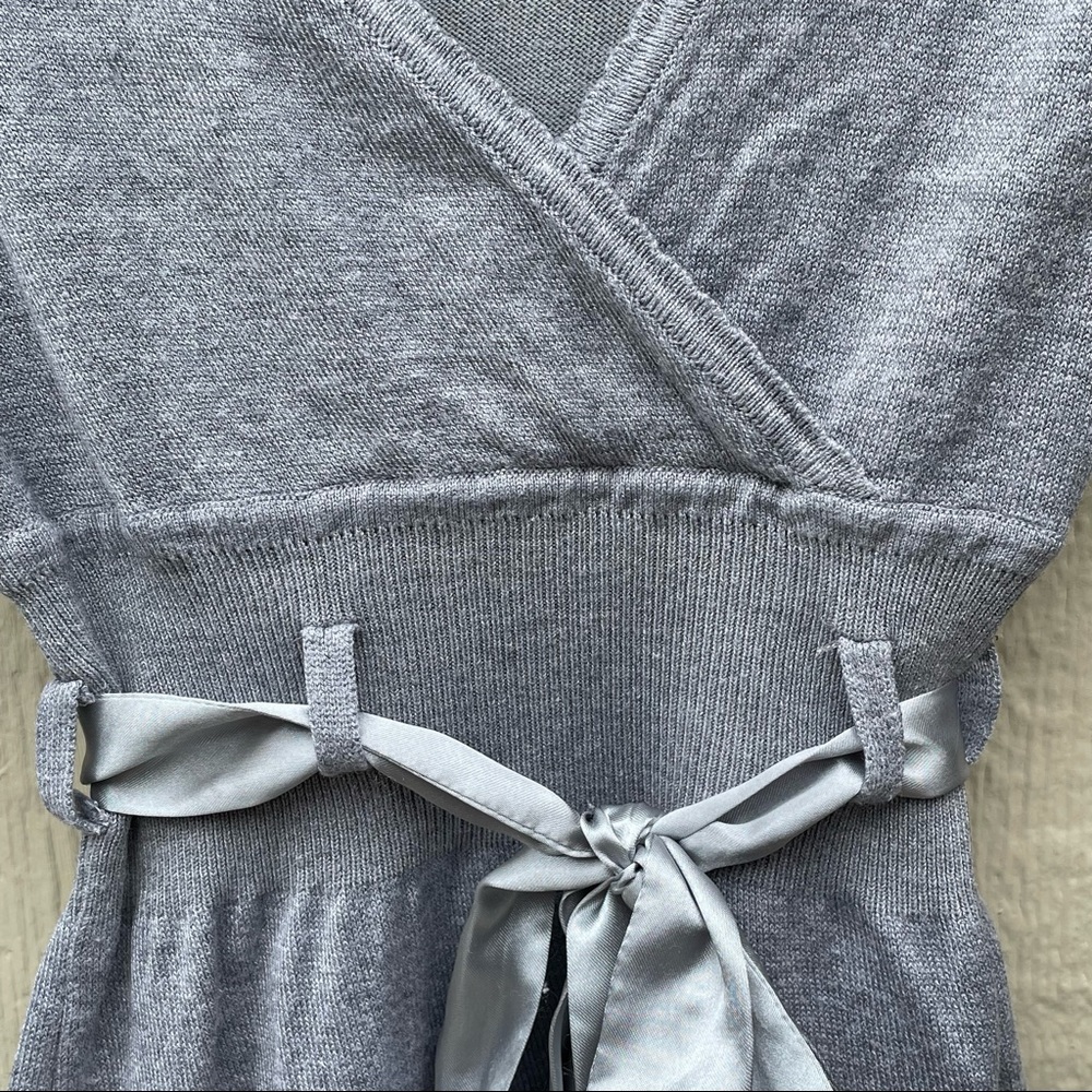 Sele | Vintage Gray V-neck Waist Ribbon Tie Blouse Top - Picture 3 of 9